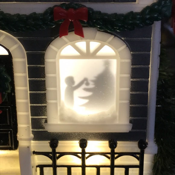 Holiday wallflowers plug in fragrance Bath and Bodyworks Victorian projection - Picture 3 of 14